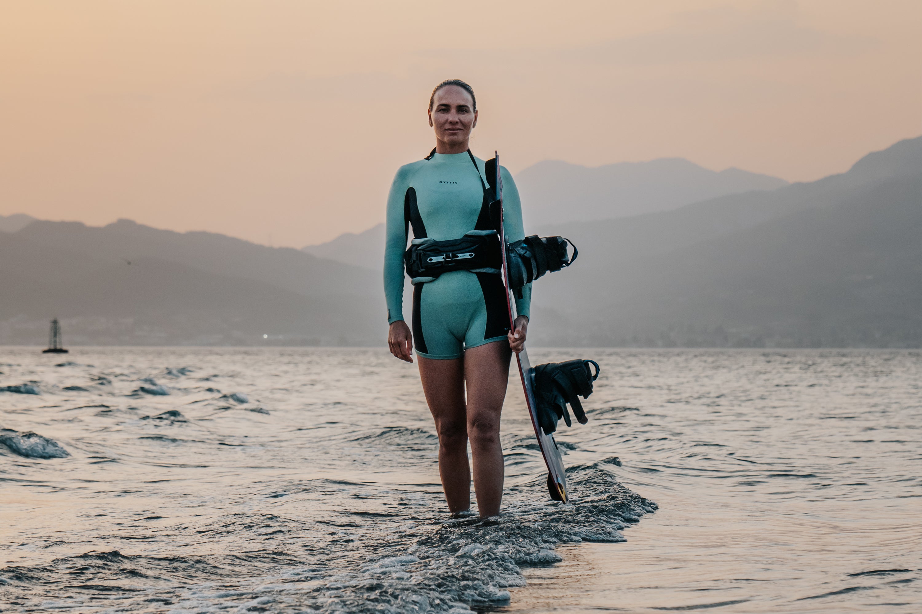 Mystic - Lunar BK Longarm Shorty 2/2mm Bzip Women