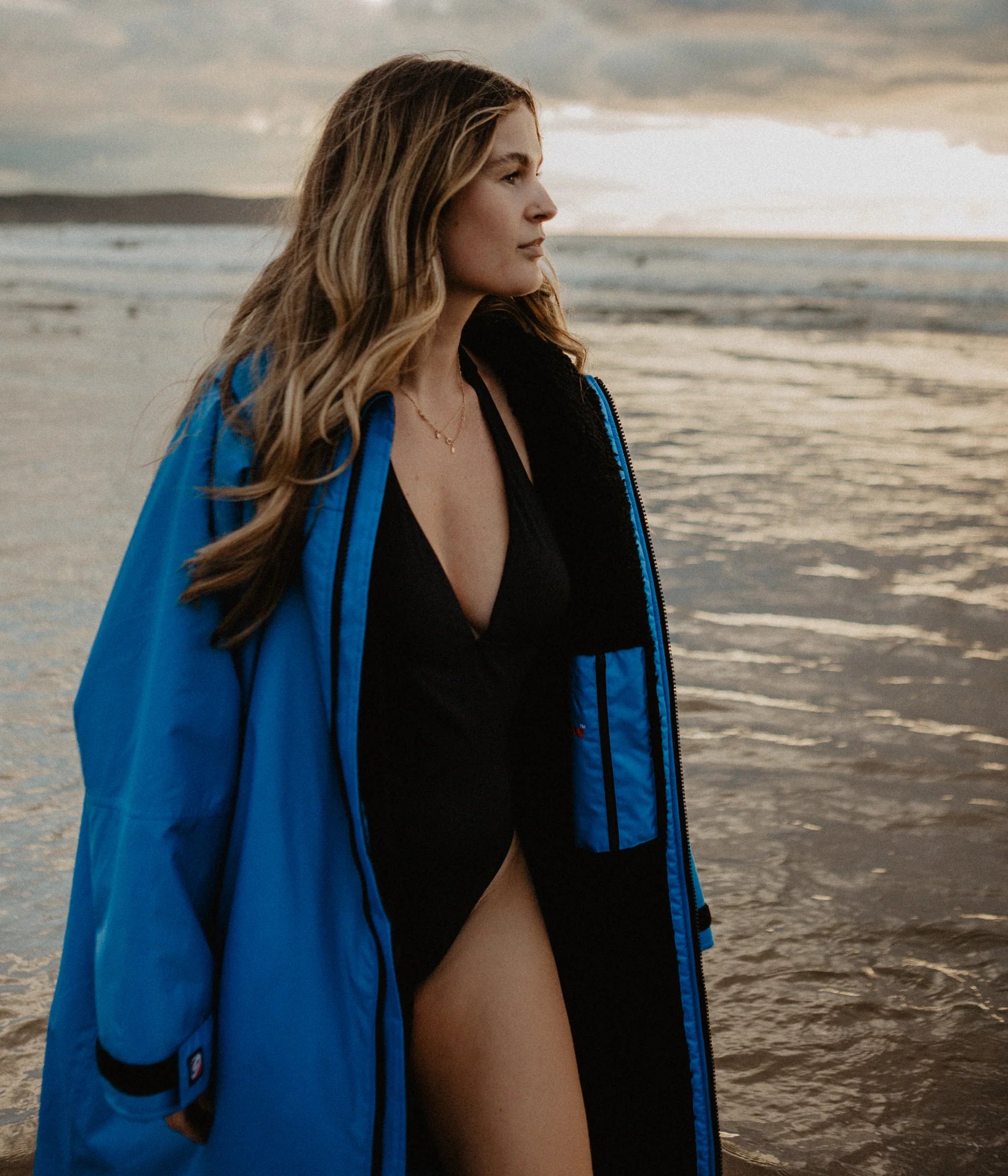 Dryrobe advance long sleeve poncho | voksne | black cobalt blue black - recycled