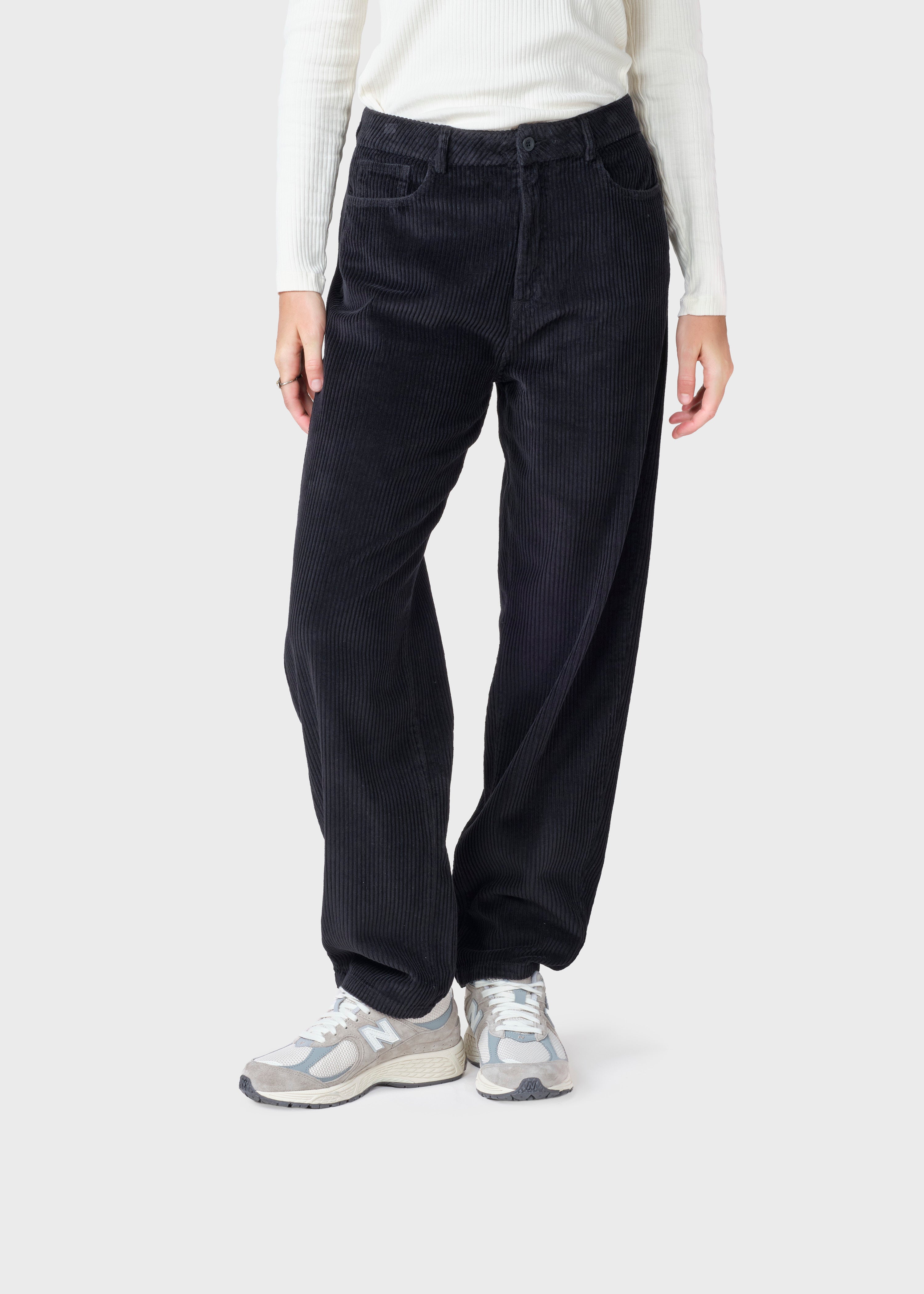 Gwen Jumbo Corduroy Pants - Black