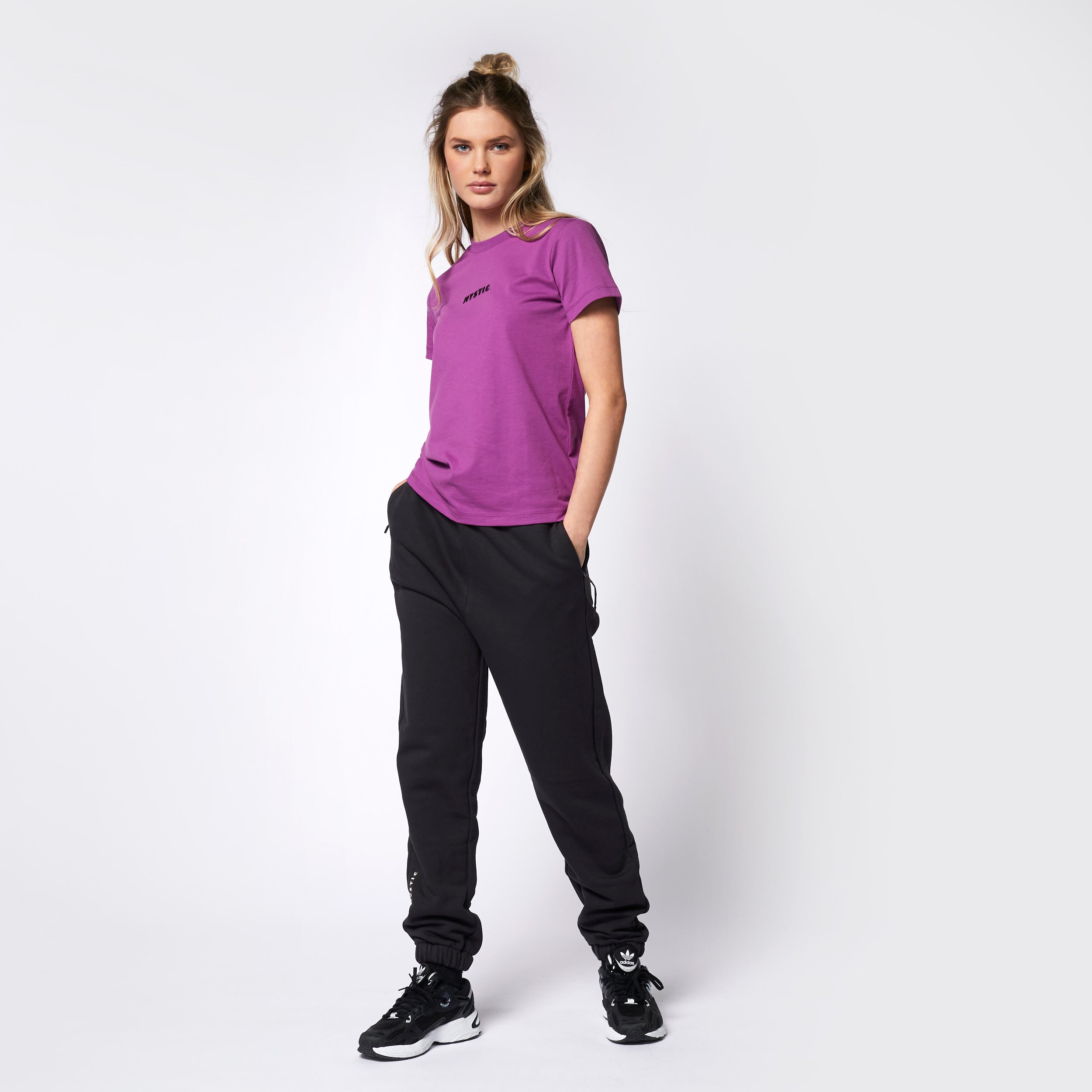 Brand Season Tee Women