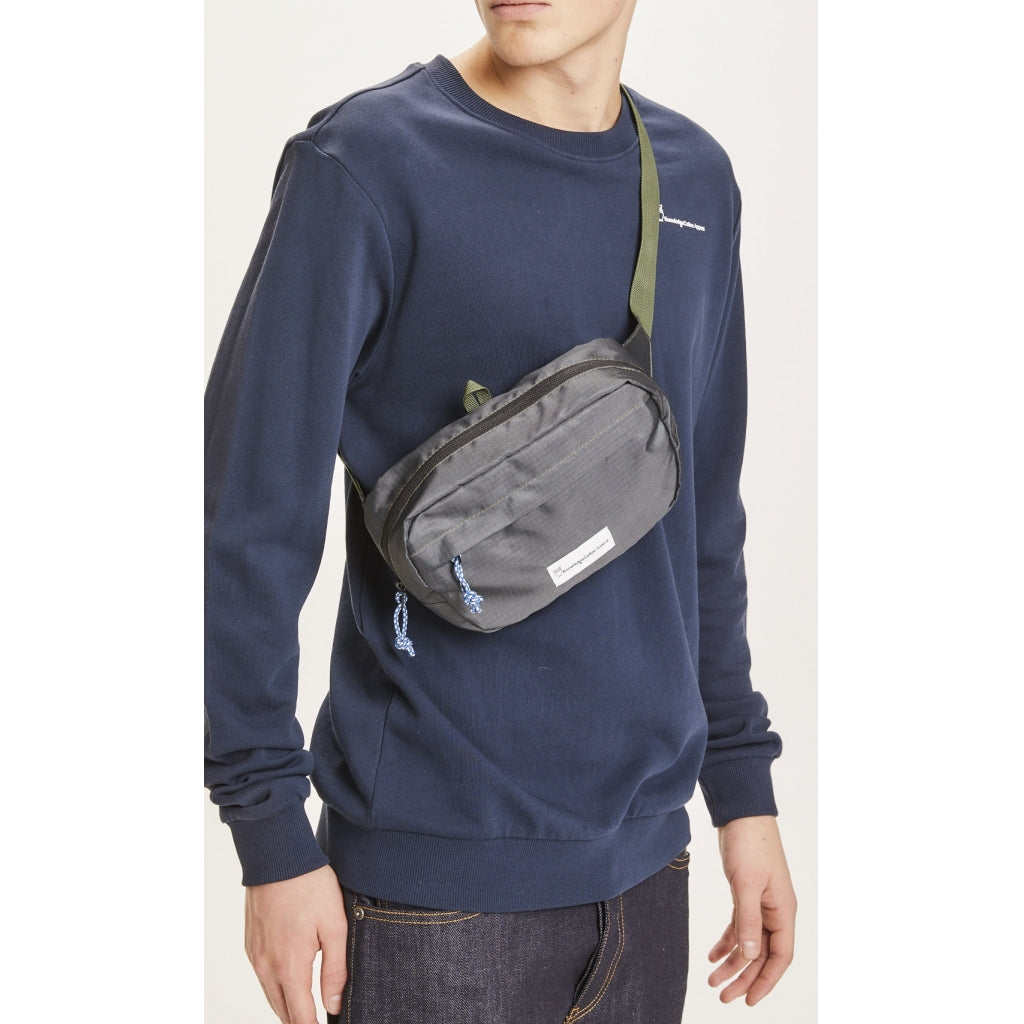 KnowledgeCotton Apparel Cross over body Pack 3L - GRS/Vegan