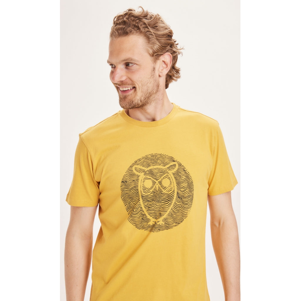 KnowledgeCotton Apparel Alder owl T-shirt - GOTS/Vegan - Honey Gold