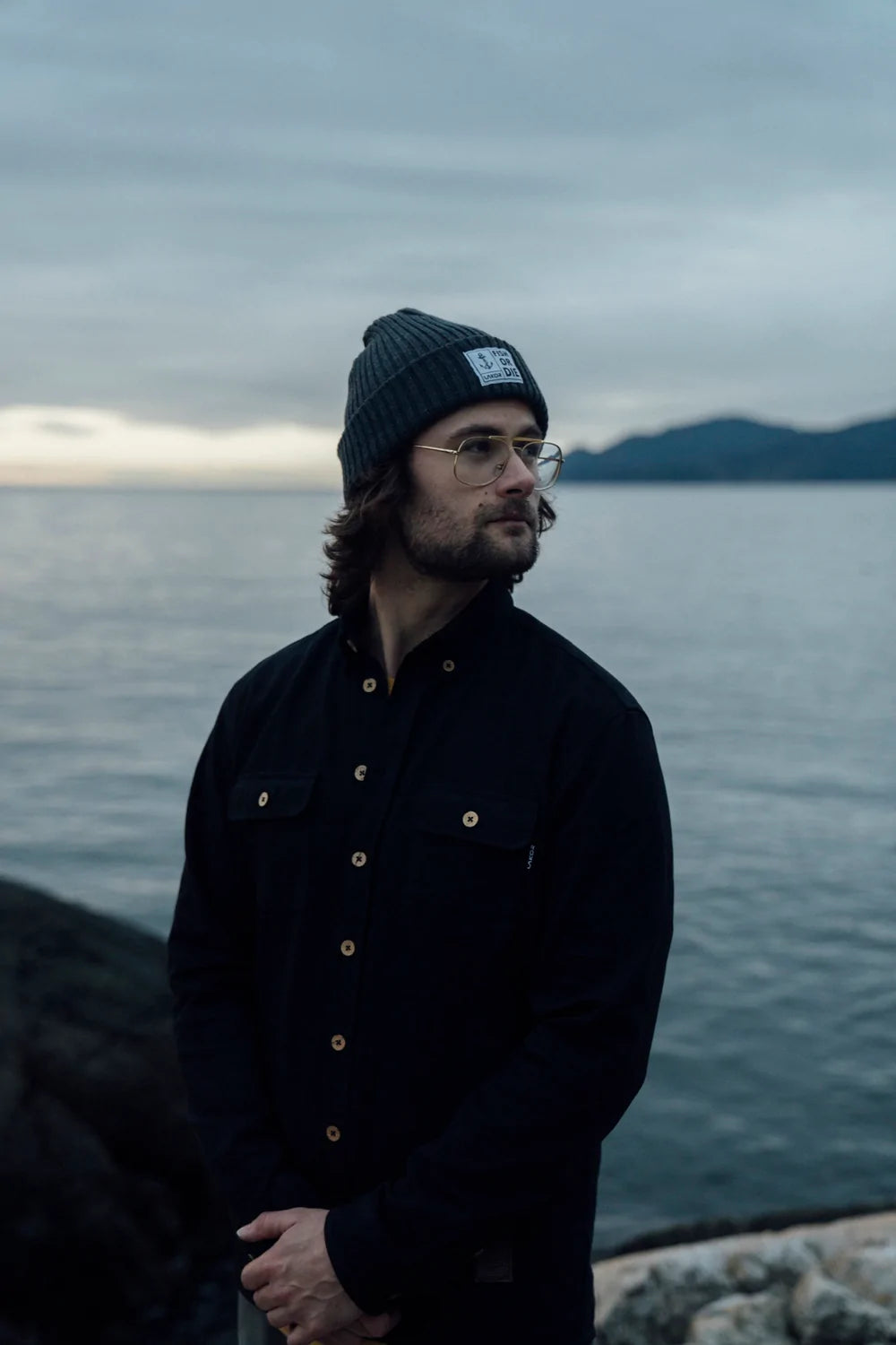 Lakor - Knokkel - Black Skjorte