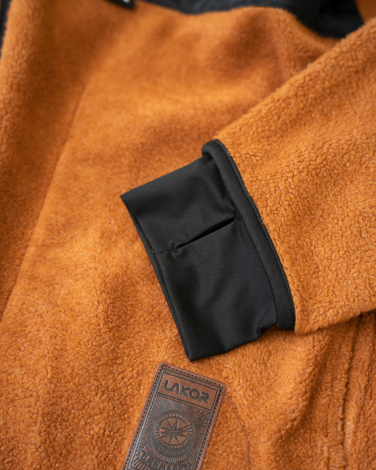 Lakor - Bonfire Fleece - Rust Jakke