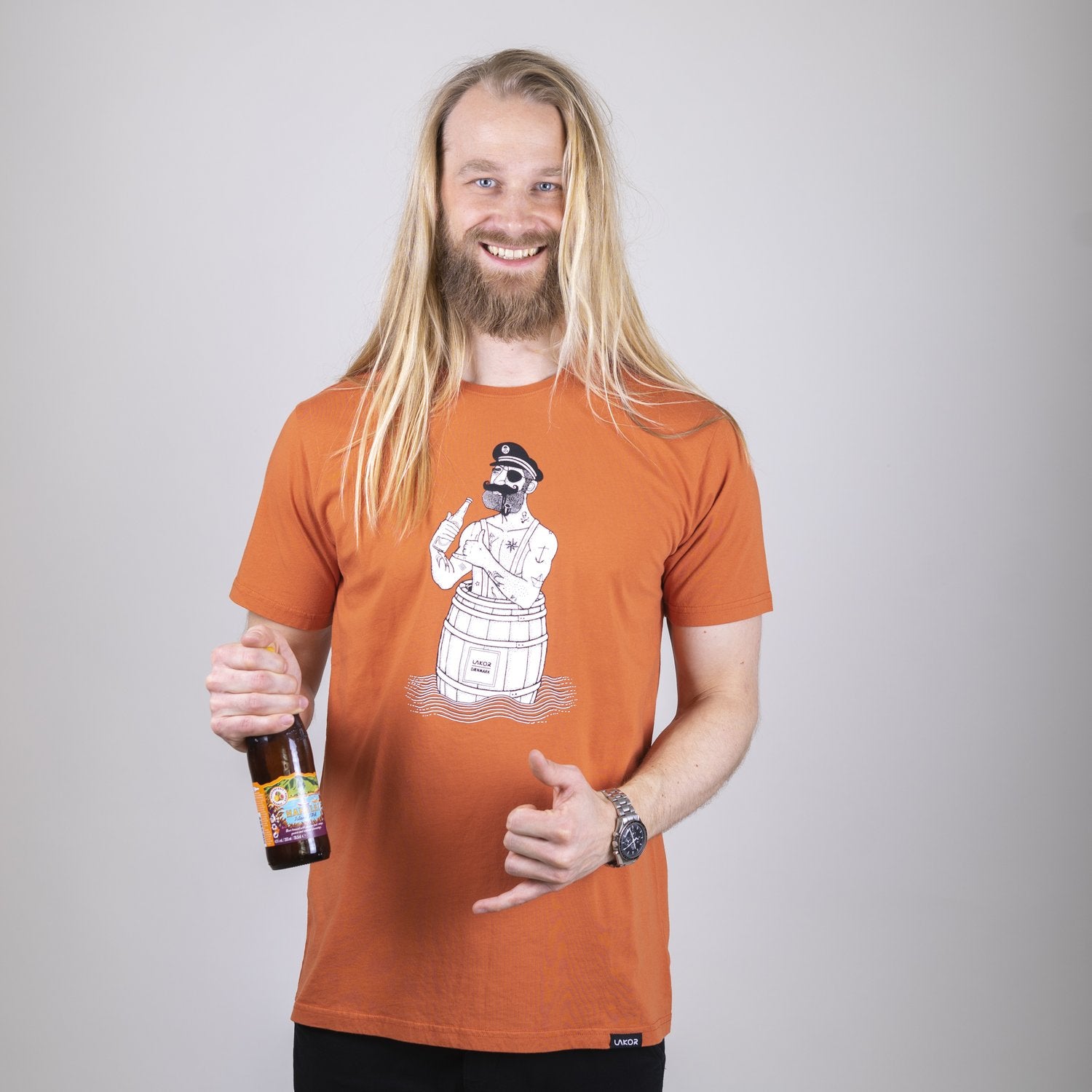 Lakor - Barreled T-shirt