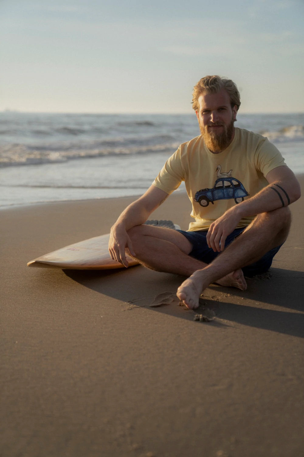 Lakor - Swan on wheels - moonstone