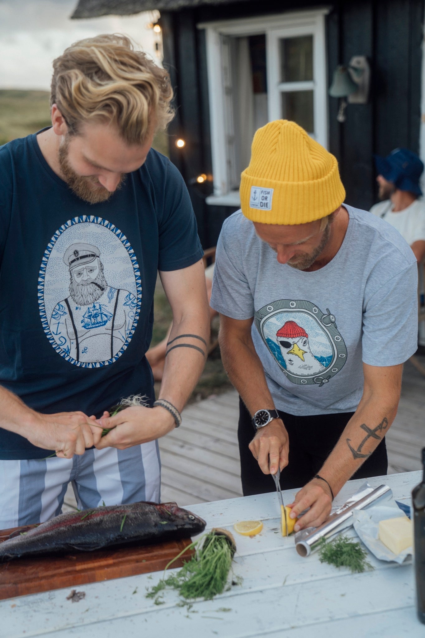 Lakor - Porthole (Light Grey)