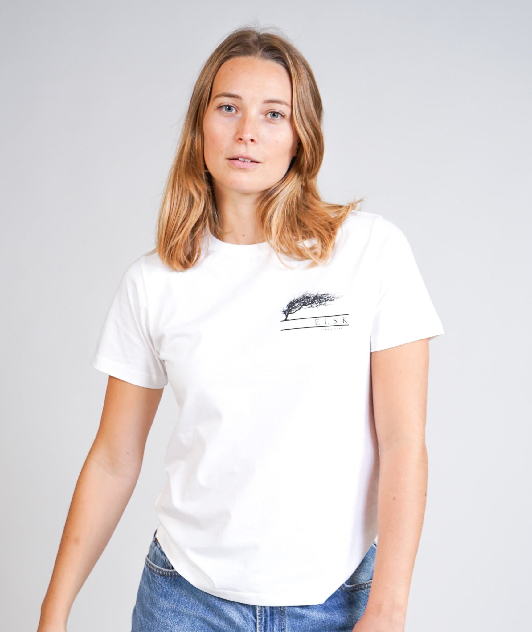 Vind Ch Women'S Essential T-Shirt
