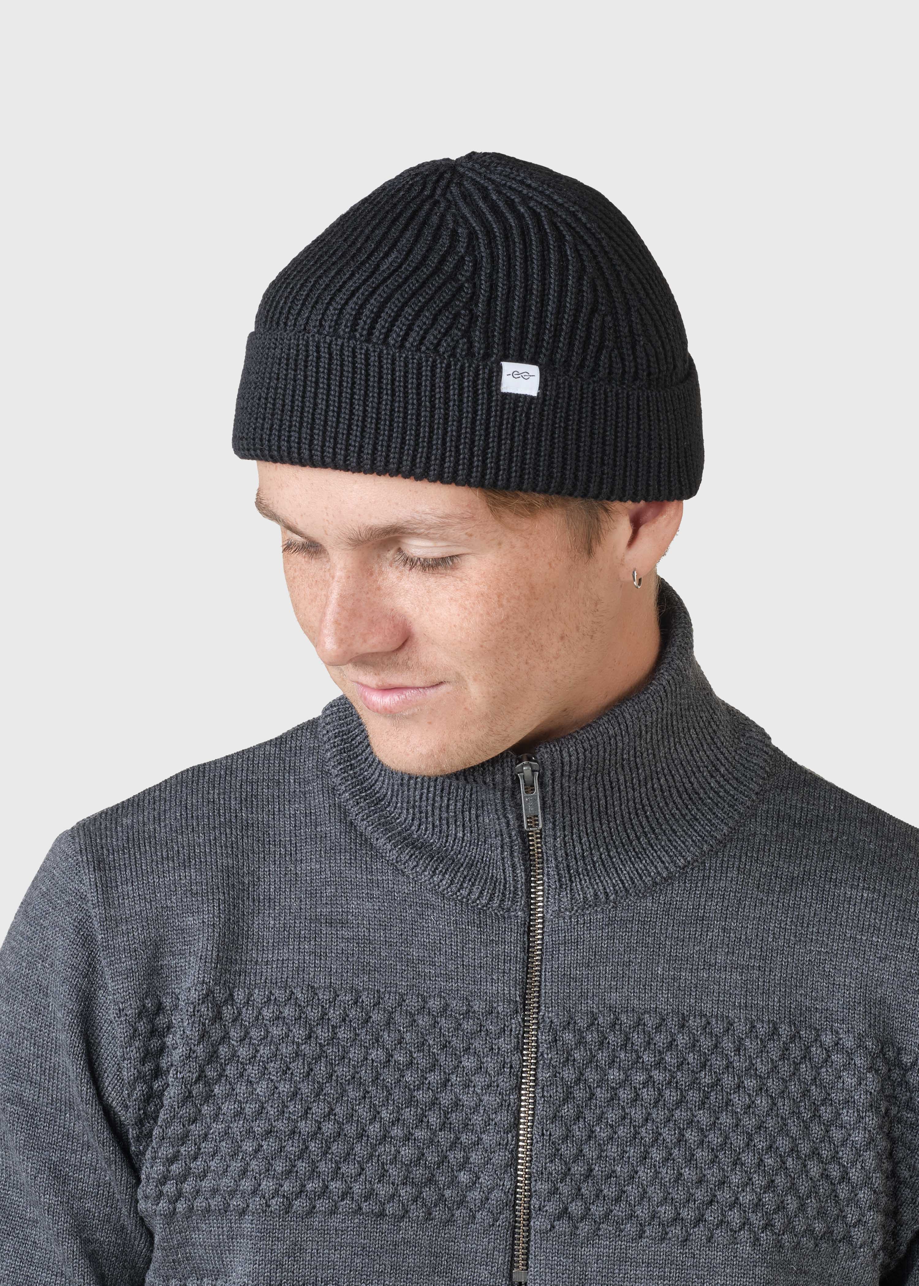 Fine Short Beanie - Black