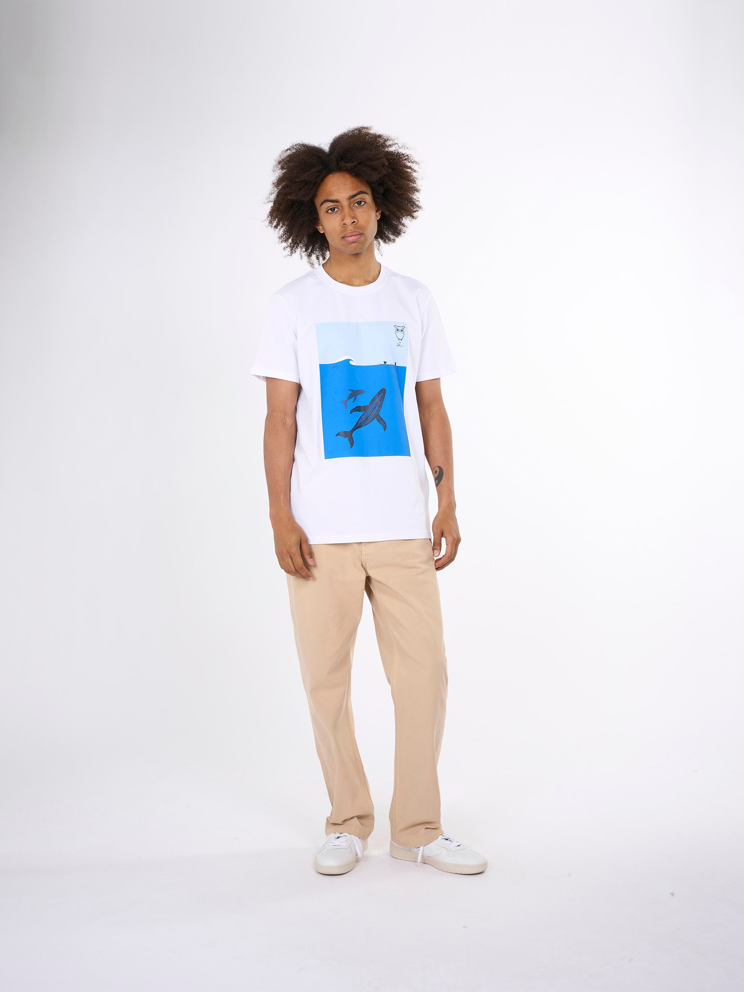 KnowledgeCotton Apparel  - Regular whale front print t-shirt - GOTS/Vegan - Bright White