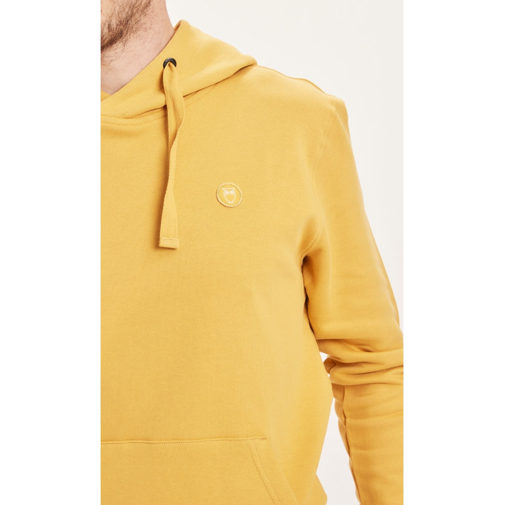 KnowledgeCotton Apparel Hood basic badge sweat, Honey Gold