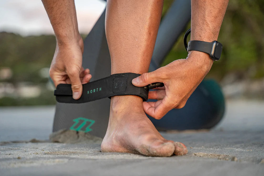 North ankle leash