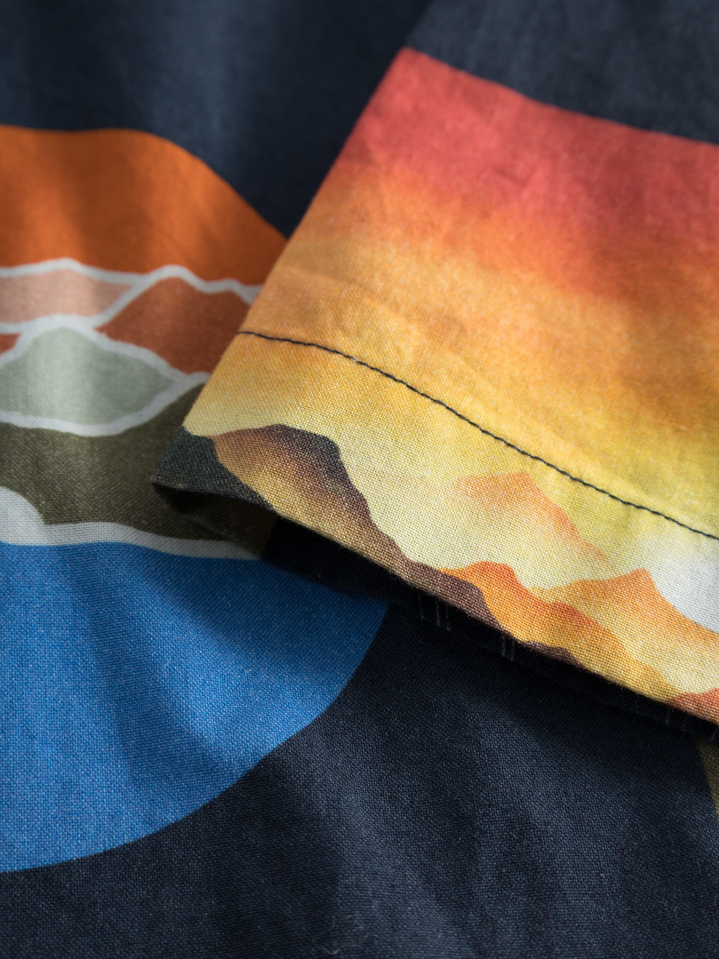 KnowledgeCotton Apparel  - Boxed fit AOP short sleeved shirt - GOTS/Vegan