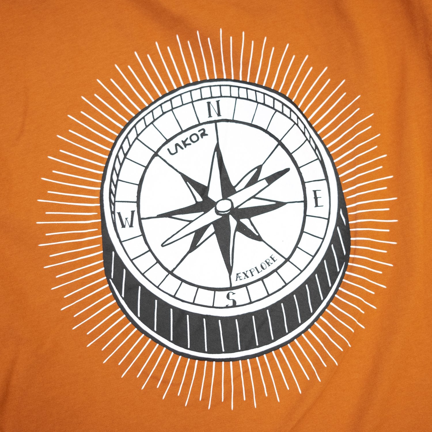 Lakor - Æxplore compass T-shirt