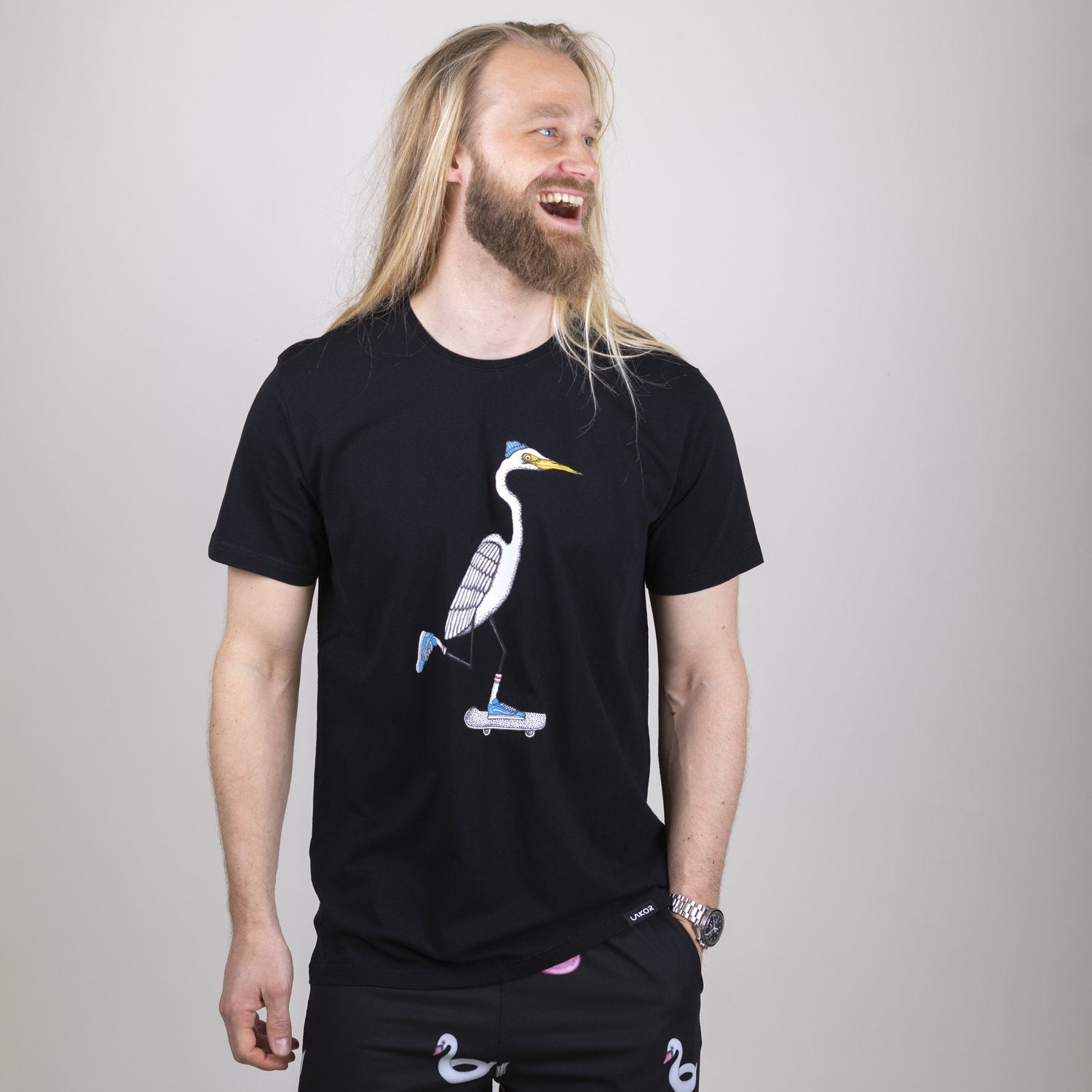 Lakor - Egret Black Skate T-shirt